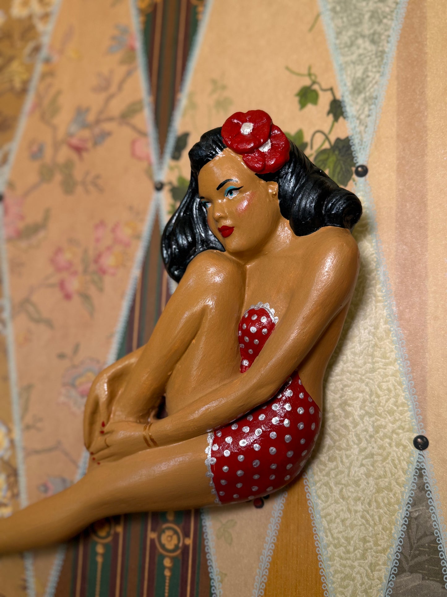 Ava the Brushstroke Bombshell