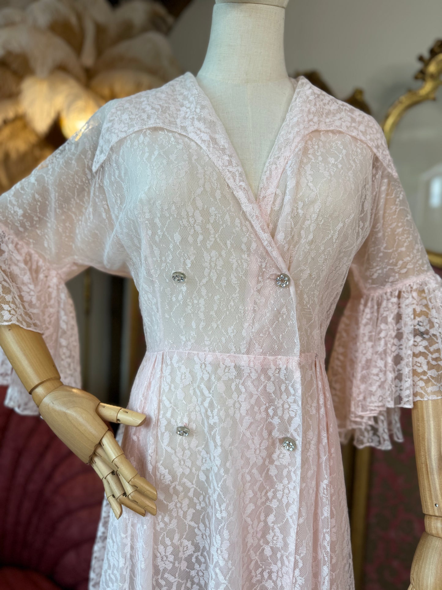1940s Pink Flobert Lace Robe