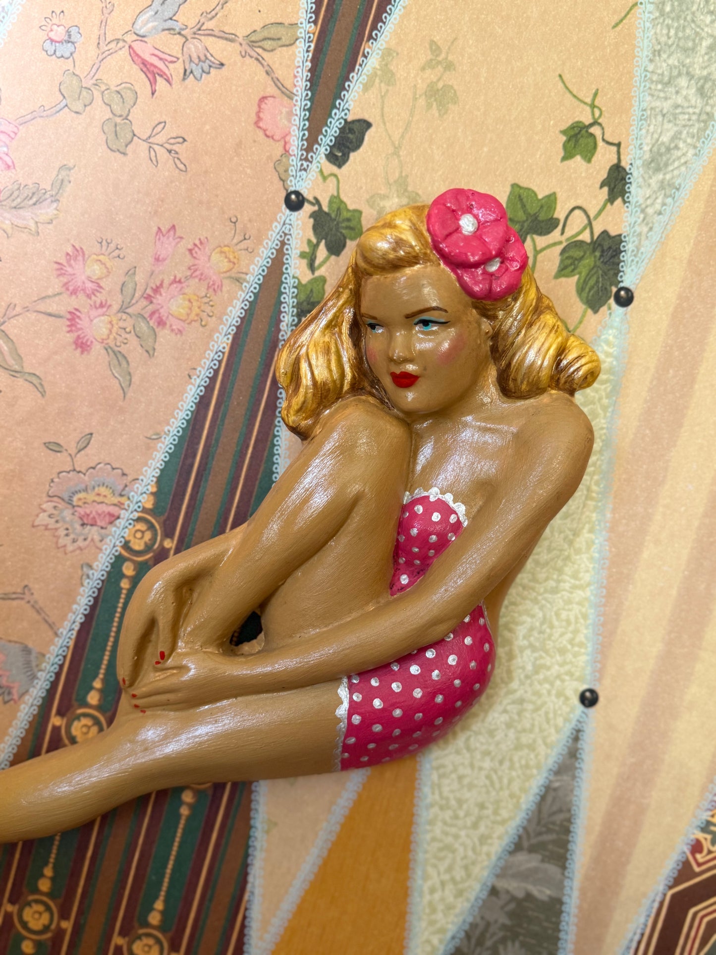 Alice the Brushstroke Bombshell