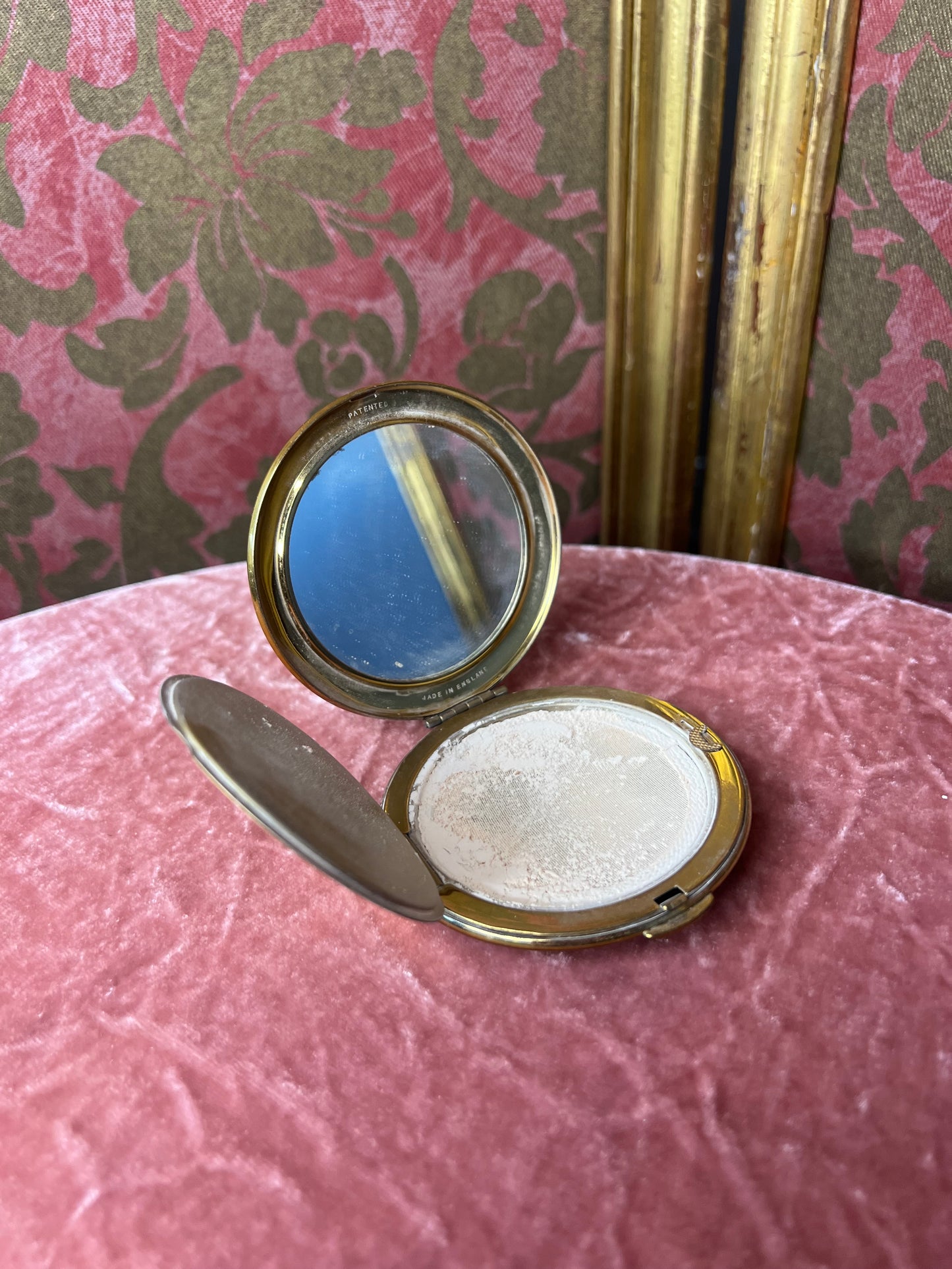 Kigu 1950s Gold Plated Powder Compact