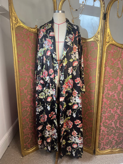 Incredible Rare 1940s Silk Dressing Robe