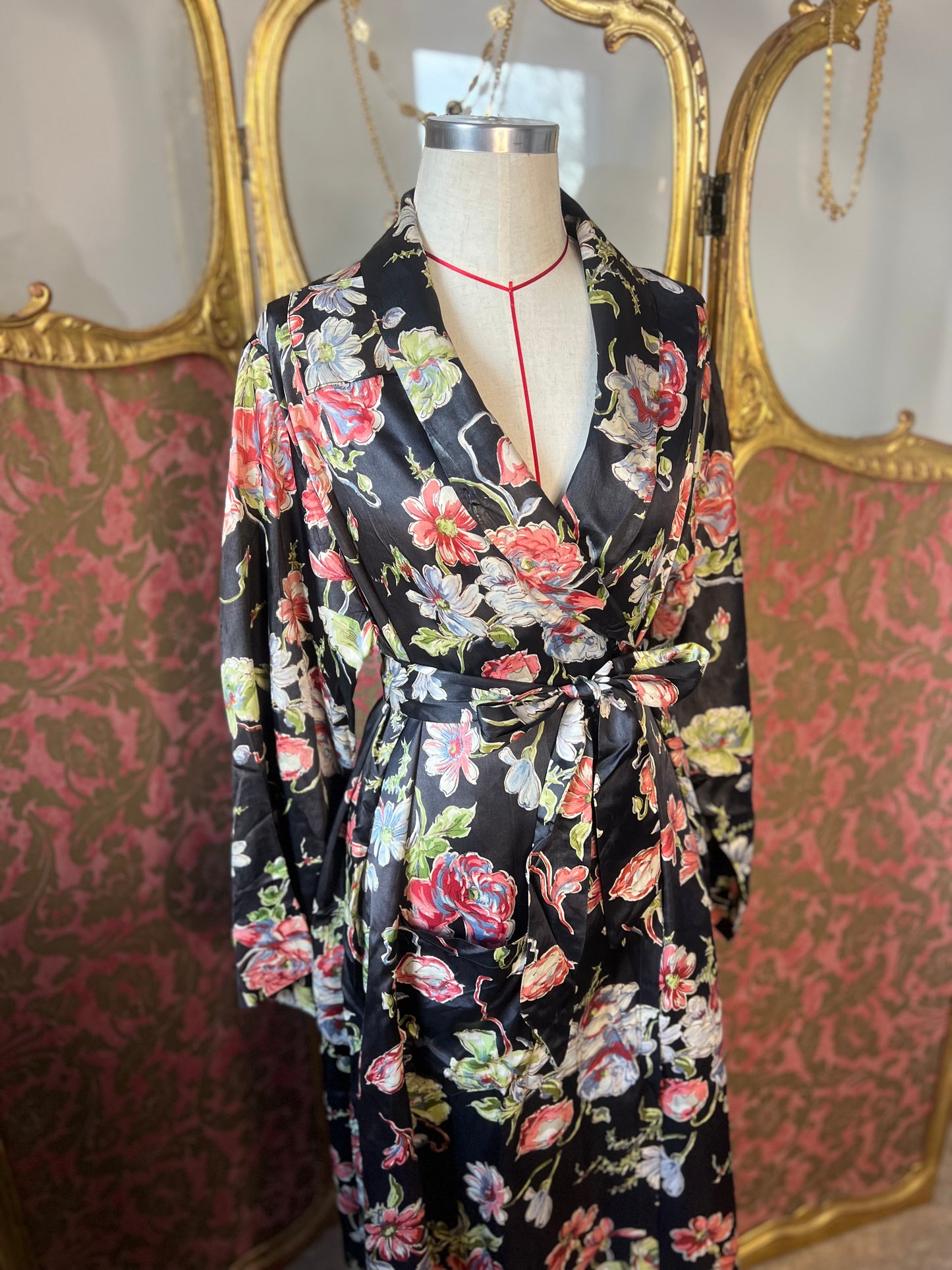 Incredible Rare 1940s Silk Dressing Robe