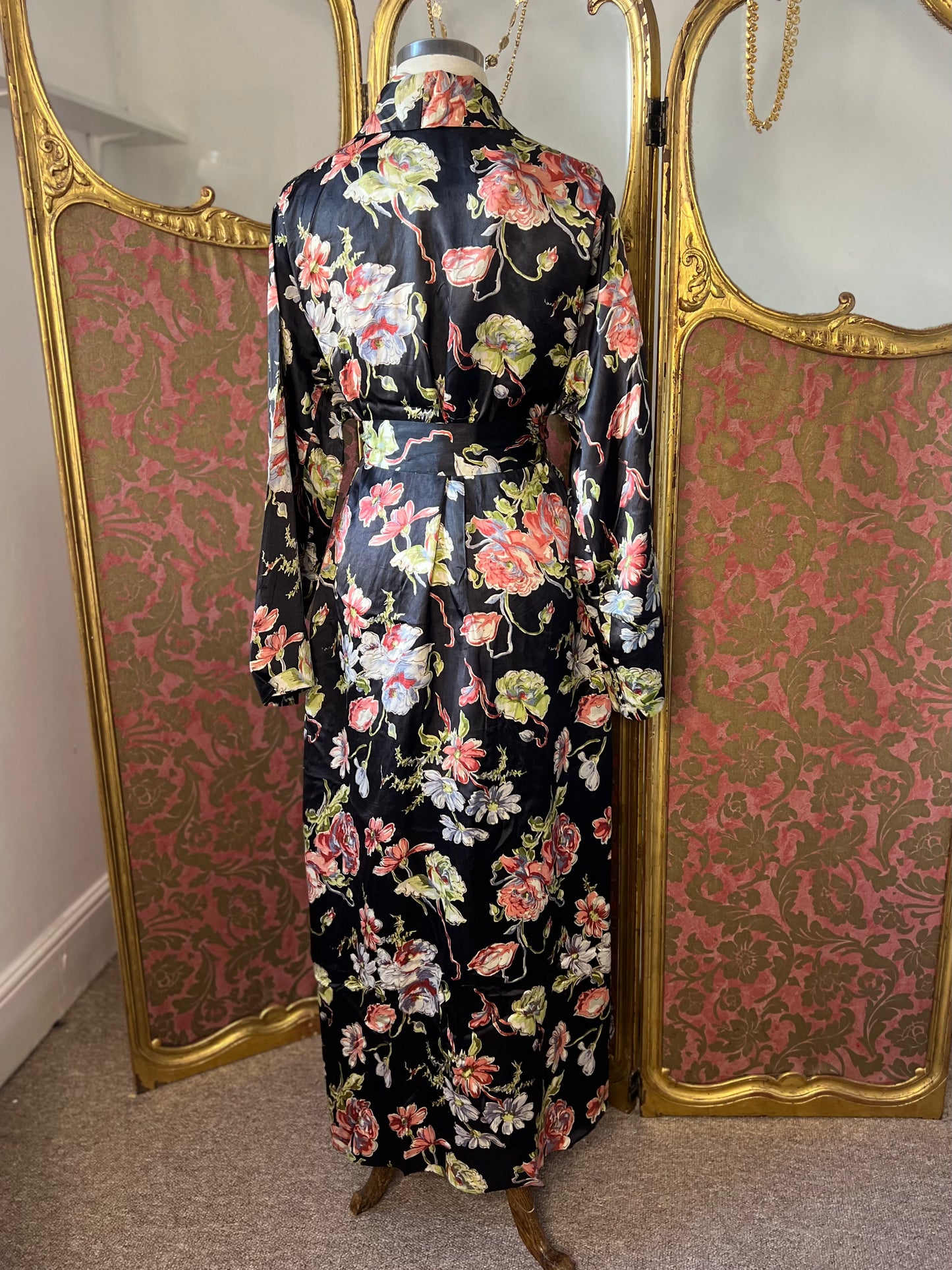 Incredible Rare 1940s Silk Dressing Robe